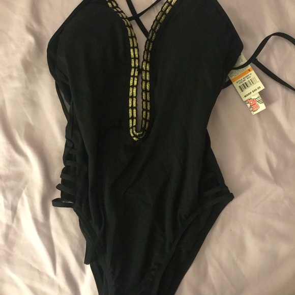 Swimsuit - Picture 2 of 5